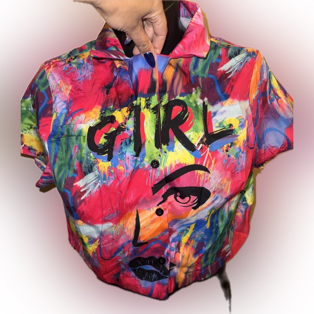 Women’s graphic button up shirt